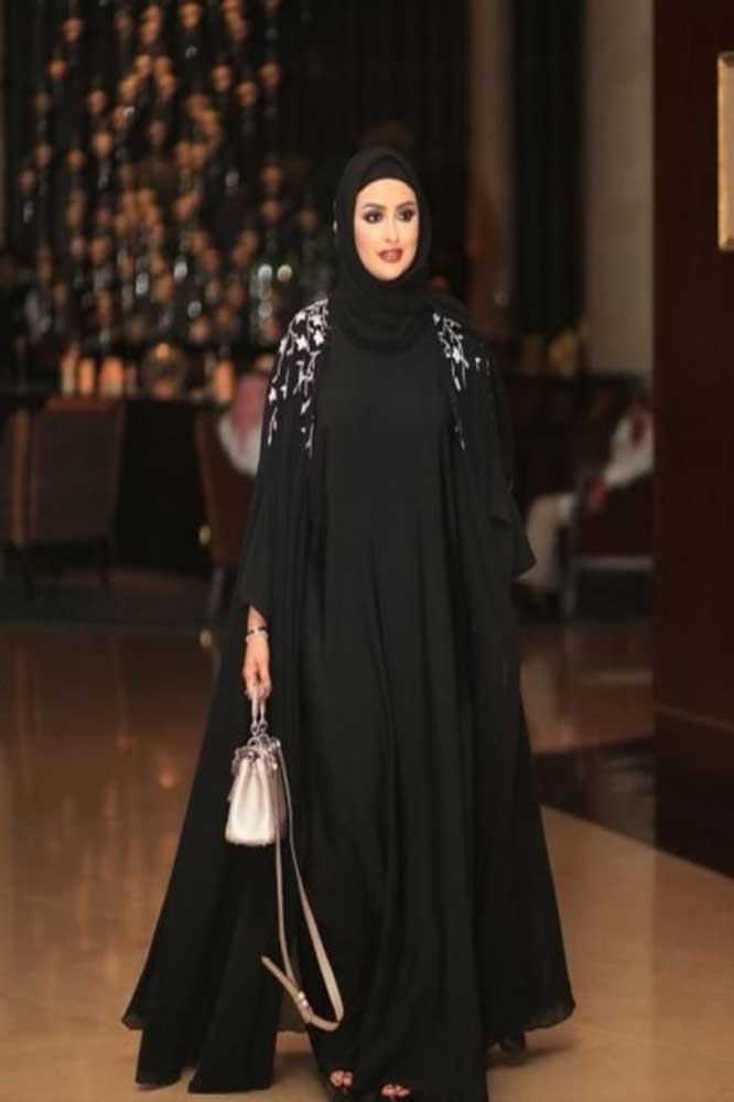 عباية سادة كلوش طبقتين بسحاب